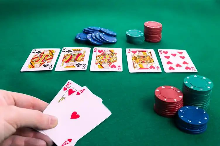 Filipino playersenjoying sports betting and casino games on 646ph platform